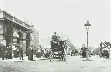 Baker Street Station, Marylebone Road, Westminster LB: patrząc na wschód przez Baker Street, 1895