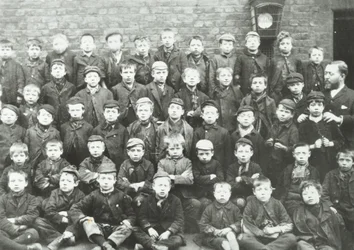 Chaucer Street School: grupa chłopców, 1895