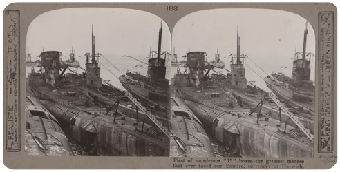 Flota morderczych okrętów podwodnych, największe zagrożenie, z jakim kiedykolwiek mierzyło się nasze Imperium, poddaje się w Harwich, listopad 1918