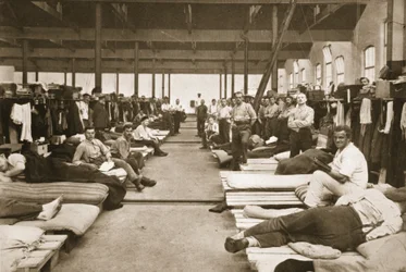 General Quarters, Handforth, ilustracja z niemieckich więźniów w Wielkiej Brytanii (fotograwiura)