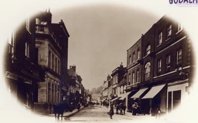 Godalming High Street, Surrey, ok. 1900 (zdjęcie w sepii)