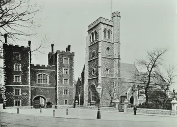 Lambeth Palace Kościół Świętej Marii, Lambeth Palace Road: brama i Kościół Świętej Marii, 1890