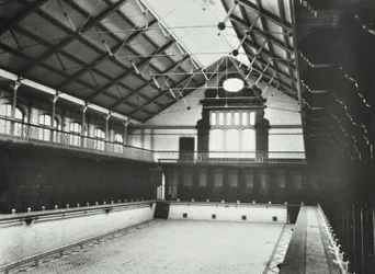 Laurie Grove Bath: pierwsza publiczna łaźnia w Deptford, łaźnia pierwszej klasy, 1898