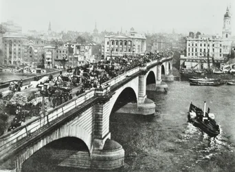 London Bridge: ruch konny na moście, 1895