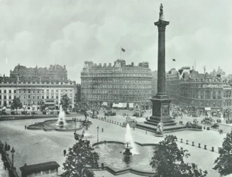 Kolumna Nelsona, Trafalgar Square, Westminster LB: patrząc na południowy wschód, 1895