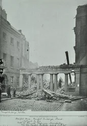 Strand, Westminster LB: Budynki Beauforta, uszkodzenia od ognia, 1890