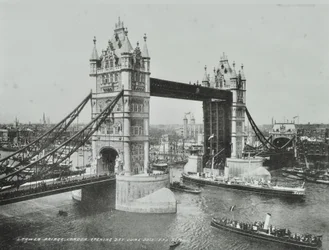Tower Bridge w dniu otwarcia, 1894