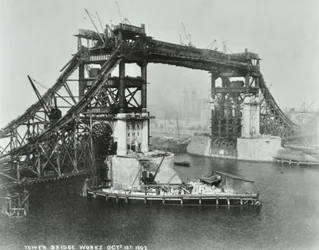 Tower Bridge w budowie, 1892