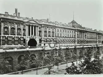 Victoria Embankment, Westminster LB: Somerset House, elewacja do Victoria Embankment, 1896
