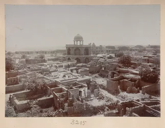 Wieś wewnątrz Purana Qila, widok na okolice Sher Mandal, ok. 1908-1911