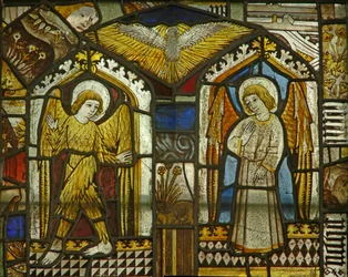 Panel w oknie wschodnim przedstawiający anioły