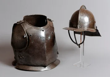Hełm, napierśnik i naplecznik, połowa XVII w. (metalowe)