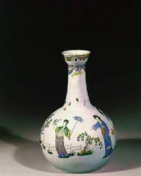 Butelka na wodę z Liverpoolu z emaliowaną dekoracją w stylu chinoiserie, ok. 1750 (ceramika)
