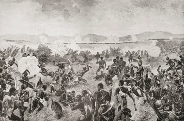 Bitwa pod Ulundi w 1879 r., ukazująca ostateczny atak Zulusów i plac brytyjski w oddali, z książki „Afryka Południowa i wojna transwalska: tom. 1