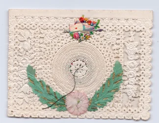 Wiktoriańska kartka z życzeniami do ula z gołębiem trzymającym kopertę, ok. 1880 (papierowa koronka)
