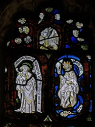 Okno Ew przedstawiające figurki Tree of Jesse z bykiem św. Łukasza