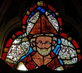 Okno s-2 przedstawiające św Dunstan