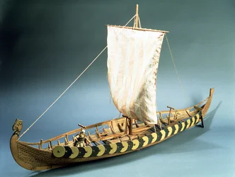 Rigged model statku Wikingów znaleziony w Gokstad w Norwegii w 1880 roku (drewno)