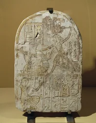 Faraon Ramzes II bijący więźniów. Stela poświęcona ...