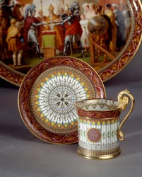 Porcelanowa filiżanka i spodek z czekolady. Realizacja: Etienne Charles Leguay (1762-1846) 1835 Sevres, fabryka porcelany