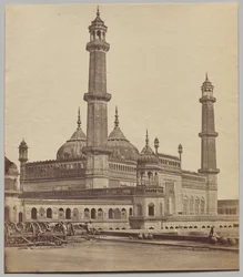 Meczet, Wewnątrz Asaf-ud-Daula Imambara