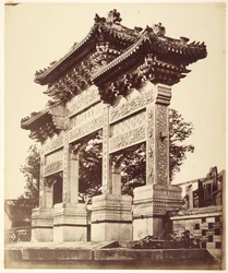 Łuk w Świątyni Lamy w pobliżu Pekinu, październik 1860 r.