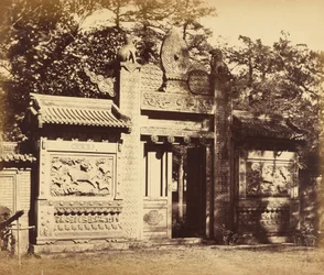 Zewnętrzna część składnicy grobowej, niedaleko Pekinu, październik 1860 r.