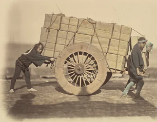 Shariki, czyli kulisy pchające wózki, ca. 1860.