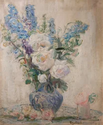 Białe róże i delphiniums
