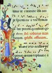 Ms 558 f.13v Historyczny inicjał „I” przedstawiający św. Jana Ewangelistę, ze stroną zapisu nutowego z Mszału, początek lat 30. XIV wieku