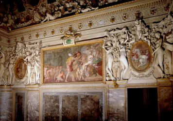 Architektura: detal pokoju Anny de Pisseleu, księżnej Étampes (1508-1580), faworyty Franciszka I, na zamku Fontainebleau, znanego jako Schody Króla. Wykonane przez Francesca Primaticcia, zwanego Le Primatice (1504-1570)