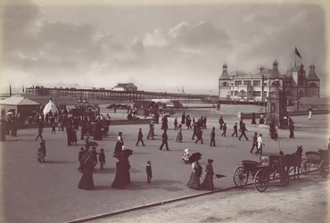 Rhyl. Pawilon i molo, lata 70. XIX wieku.
