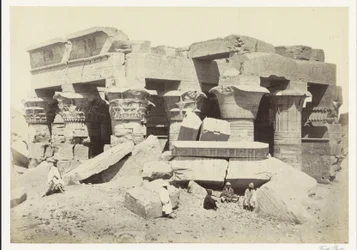 Widok świątyni Kom Ombo Chodź Ombo. NearView. (tytuł na obiekcie)