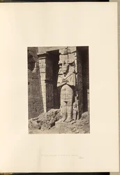 Filary Ozyryda w Medinet Habou w Tebach