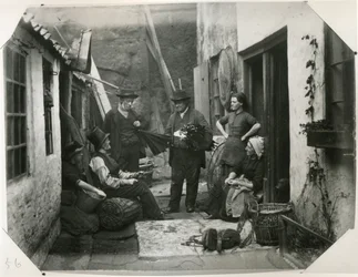 Whitby Fisher Folk, ok.1885 (druk albumowy)
