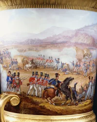 Detal ze smukłej kampanowej berlińskiej oszlifowanej złotem wazy i cokołu typu Wellington Service, nasycony 1817, malowany ze sceną bitwy pod Vittorią, 1817