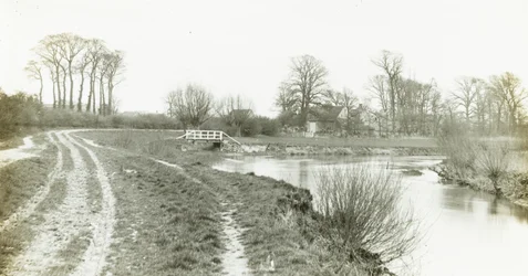 Kelmscott Manor: Znad Tamizy