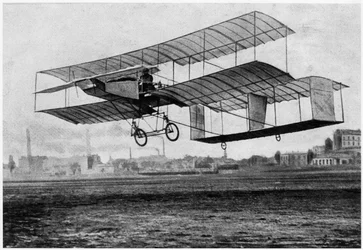 Henri Farman (1874-1958) w Issy-les-Moulineaux w swoim samolocie Voisin-Farman 1, 1907 (fotolitho)