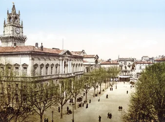 Ratusz w Awinionie i Place de l