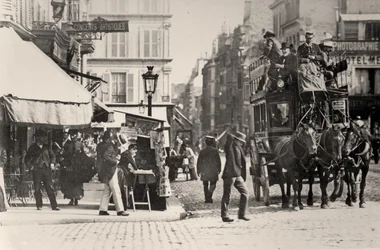 Place de Clichy, Paryż (zdjęcie czarno-białe)