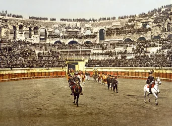 Procesja matadorów w amfiteatrze w Nîmes, 1890-1900
