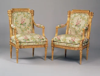 Para foteli z zestawu mebli Ludwika XVI z pieczęcią Delaisement, ok. 1780 (rzeźbione drewno i tapicerka) (patrz także 222393)