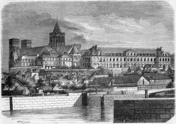 Architektura: widok na opactwo aux Dames (ok. 1060 r.) i kościół św. Trójcy (styl romański). Caen, Calvados (14)