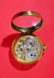 Zegarek z kalendarzem, ok. 1690 (złocony mosiądz)