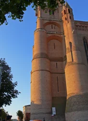 Przedstawiająca zachodnią wieżę