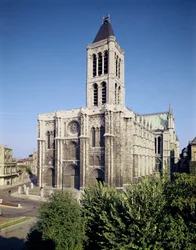 Widok zewnętrzny od południowego zachodu, 1122-1281