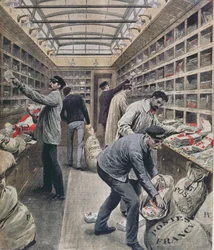 Wnętrze francuskiego wagonu pocztowego w czasie strajku poczty francuskiej w 1909 r., ilustracja z Le Petit Journal, 28 marca 1909 r.