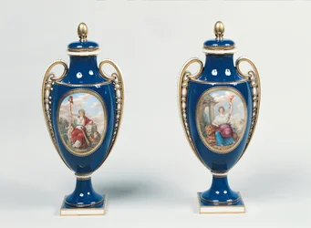 Para wazonów Sevres ozdobionych alegorycznymi postaciami Sprawiedliwości i Republiki (porcelana)