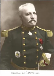 Portret francuskiego generała Noela Edouarda de Curieres de Castelnau (1851-1944). Pocztówka SD z XX wieku.