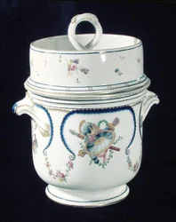 Chłodnica Sevres, 1762 (fajans)